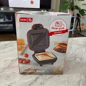 DASH Pocket Sandwich Maker - Black/Red Trim